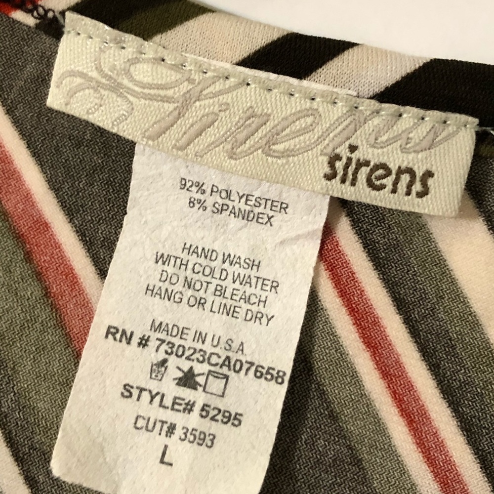 Sirens - Picture 6 of 6